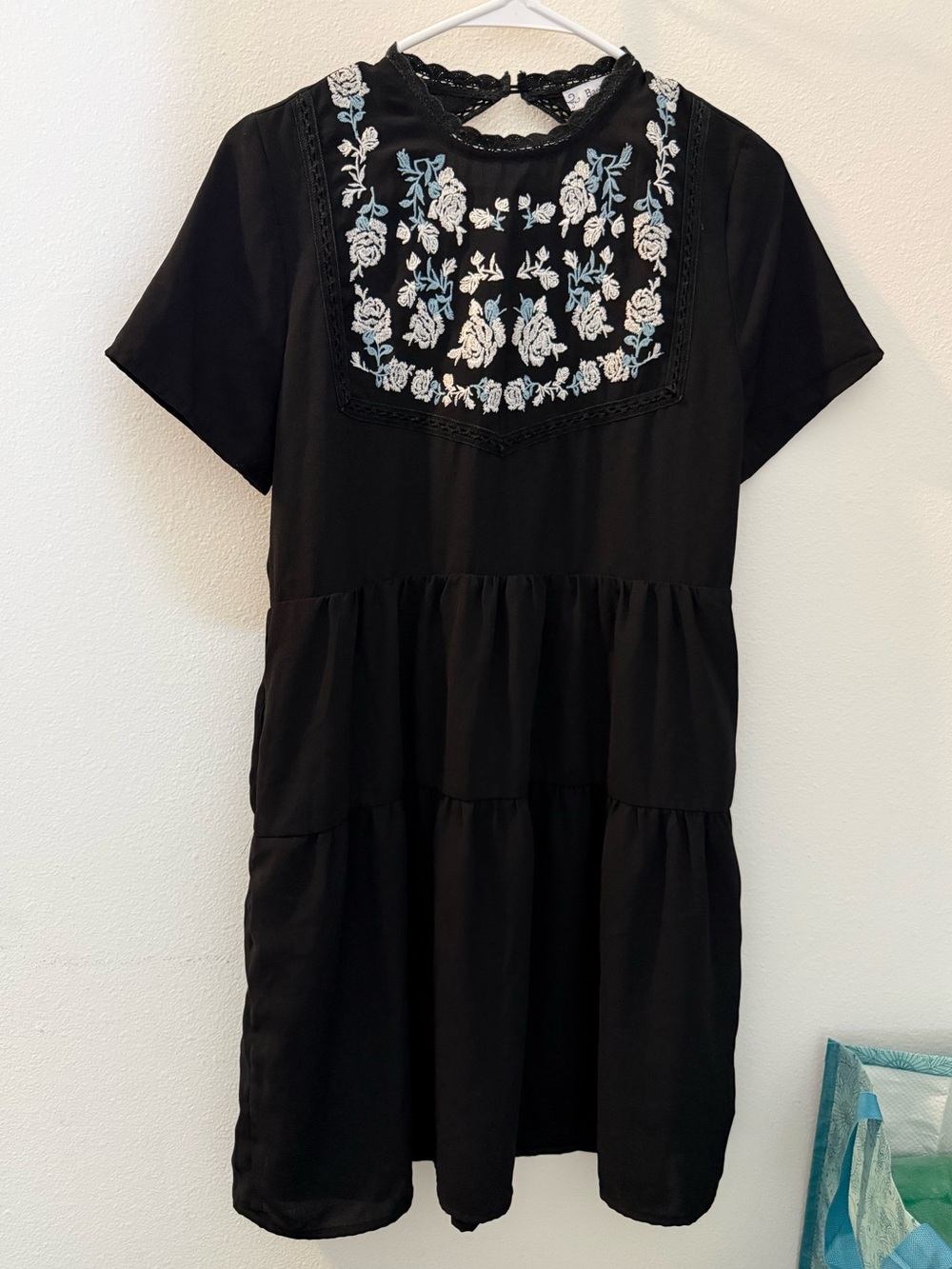BaeVely Black Floral Embroidered Tiered Mini Dress Size Small